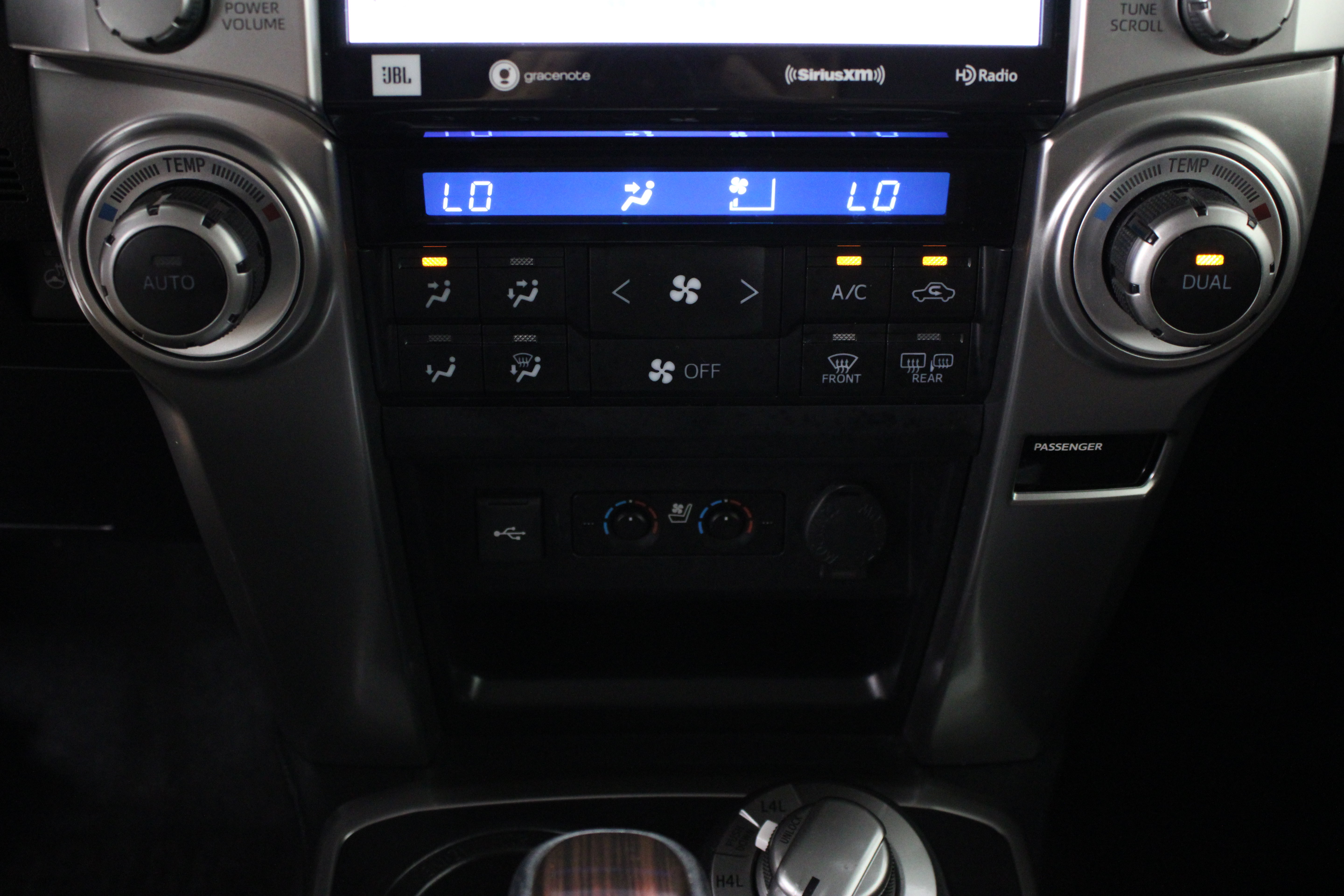 Used 2024 Toyota 4Runner Limited AWD/4WD image 19