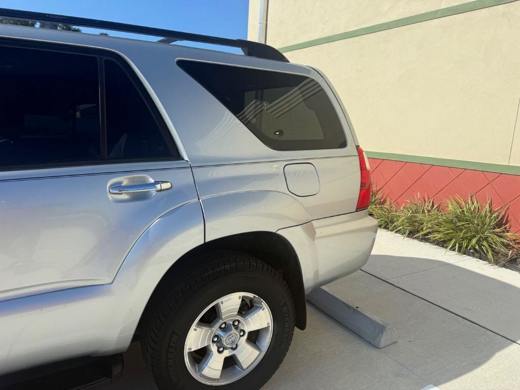 Used 2007 Toyota 4Runner SR5 AWD/4WD image 8