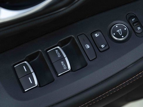 Used 2025 Honda HR-V Sport image 38