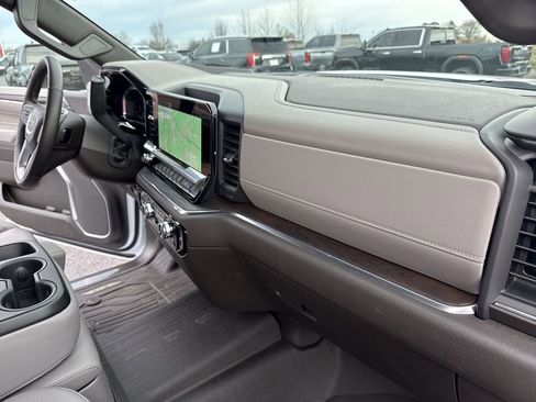 Used 2024 GMC Sierra 1500 SLT image 36