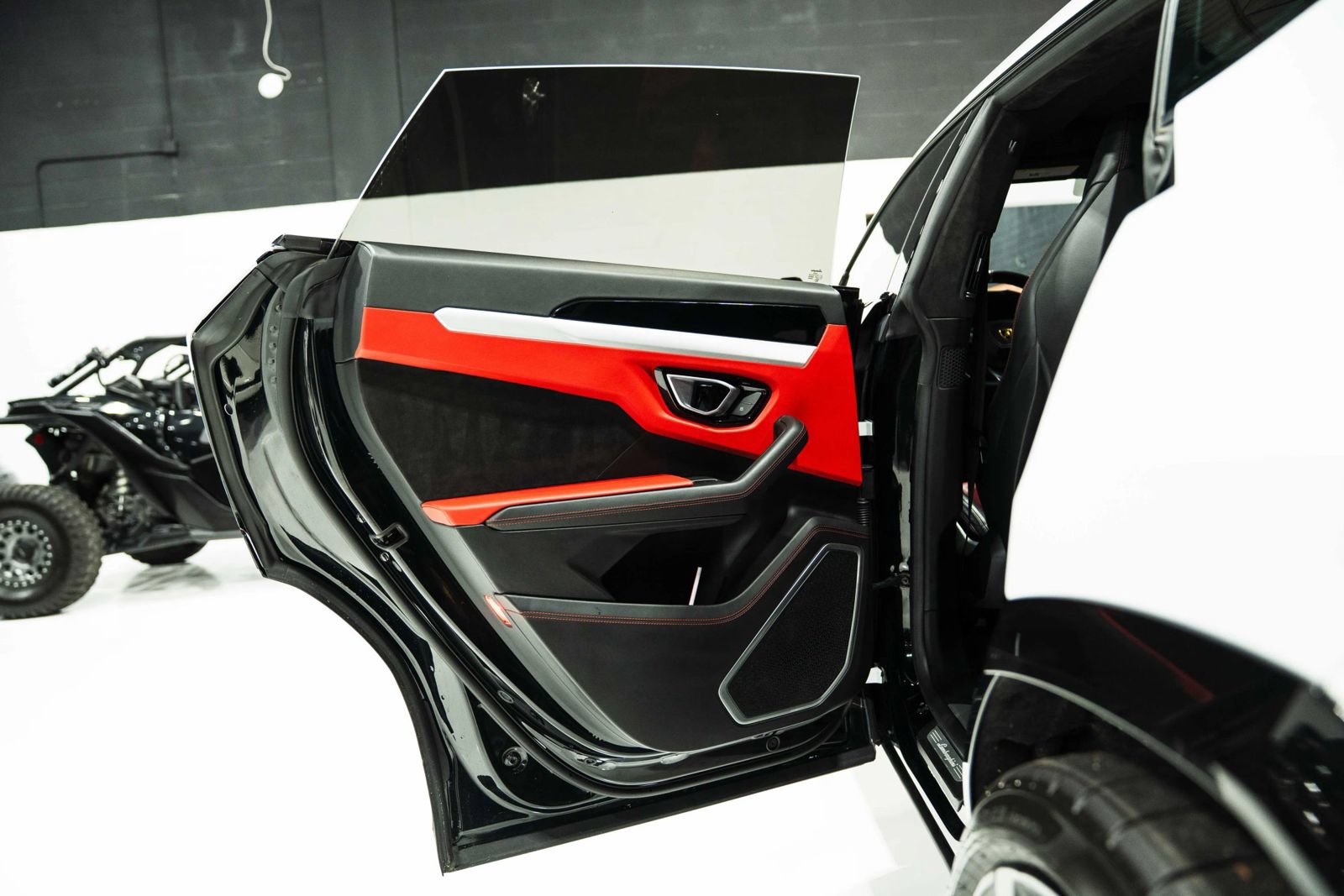 Used 2022 Lamborghini Urus AWD/4WD image 43