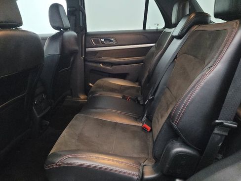 Used 2019 Ford Explorer XLT w/ Equipment Group 202A image 18