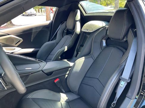 Used 2025 Chevrolet Corvette Z06 image 25