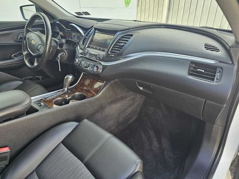 Used 2014 Chevrolet Impala LT w/ Convenience Package FWD image 19