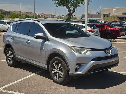 Used 2017 Toyota RAV4 XLE AWD/4WD image 3