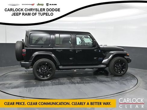 Used 2025 Jeep Wrangler Unlimited Sahara AWD/4WD image 4