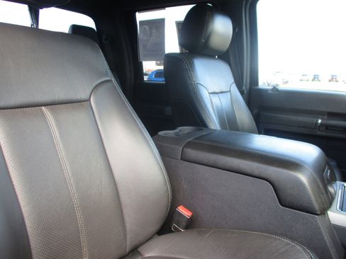 Used 2016 Ford F250 Lariat w/ Lariat Interior Package image 38