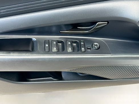 Certified 2025 Hyundai Elantra Sport FWD image 17