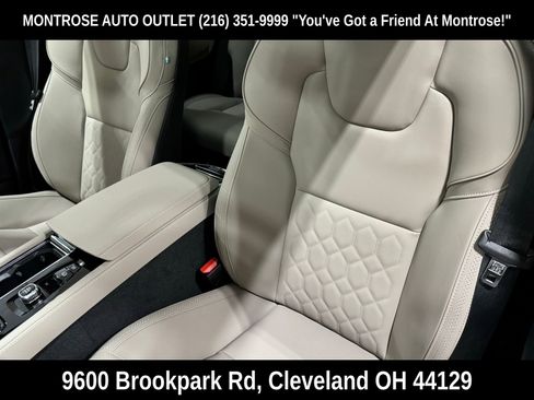New 2026 Volvo XC90 B6 Plus w/ Protection Package Premier image 24