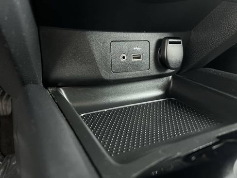 Used 2020 Nissan Rogue SV FWD image 34
