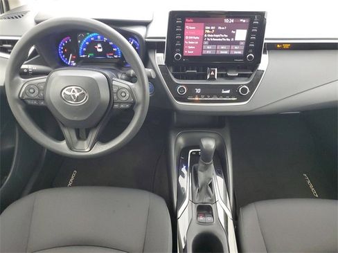 Used 2021 Toyota Corolla LE image 16