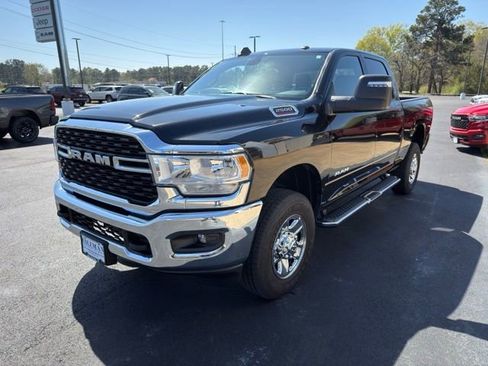 Used 2024 RAM 2500 Big Horn w/ Level 2 Equipment Group AWD/4WD image 4