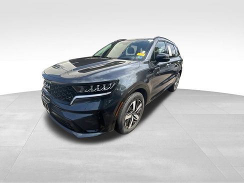 Used 2023 Kia Sorento S w/ Panoramic Sunroof Package FWD image 2