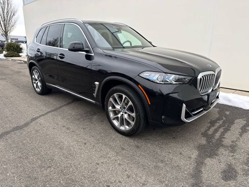 Certified 2024 BMW X5 xDrive40i w/ Premium Package image 2