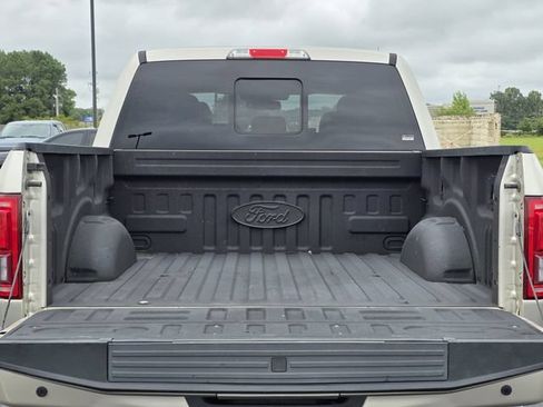 Used 2017 Ford F150 Platinum w/ Equipment Group 701A Luxury AWD/4WD image 33