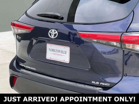Used 2020 Toyota Highlander XLE image 29