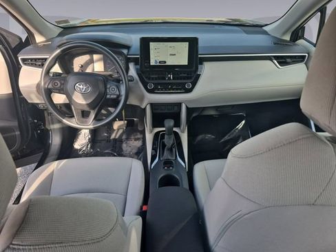 Used 2024 Toyota Corolla Cross L image 12
