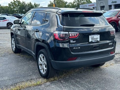 Used 2024 Jeep Compass Latitude AWD/4WD image 7