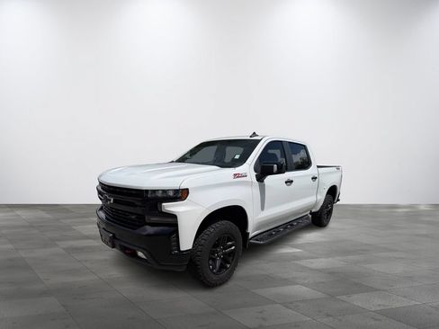 Used 2019 Chevrolet Silverado 1500 LT Trail Boss w/ Convenience Package AWD/4WD image 3
