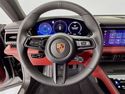 New 2025 Porsche Macan Electric image 15