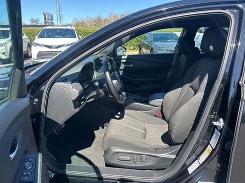 Used 2024 Honda Accord Sport image 12