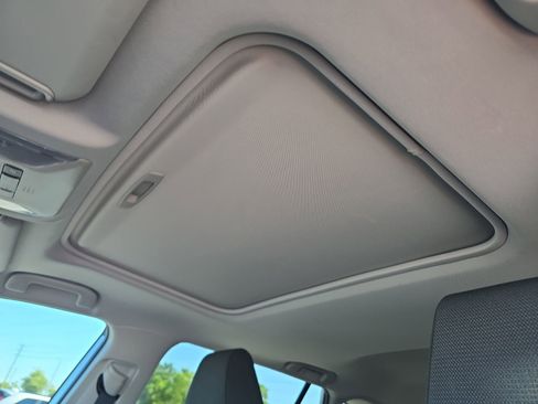 Used 2020 Toyota RAV4 XLE w/ Convenience Package AWD/4WD image 16