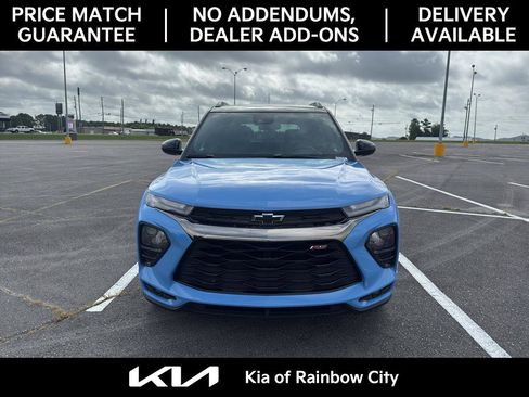 Used 2023 Chevrolet TrailBlazer RS FWD image 2