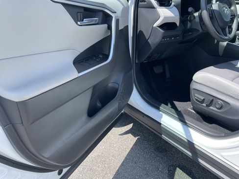 Used 2024 Toyota RAV4 XLE w/ Convenience Package AWD/4WD image 14