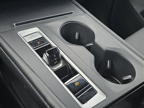 Used 2024 Volkswagen Atlas Cross Sport SE image 12