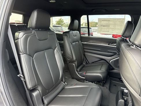 New 2025 Jeep Grand Cherokee L Limited w/ Black Appearance Package image 26