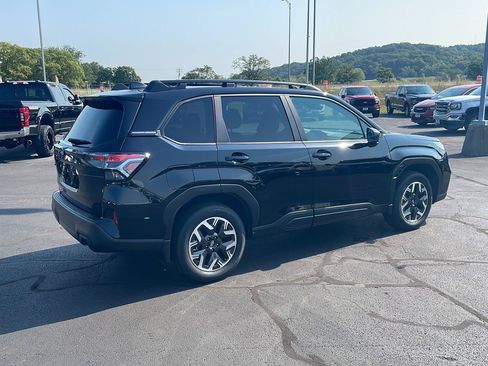 Used 2026 Subaru Forester Premium AWD/4WD image 5