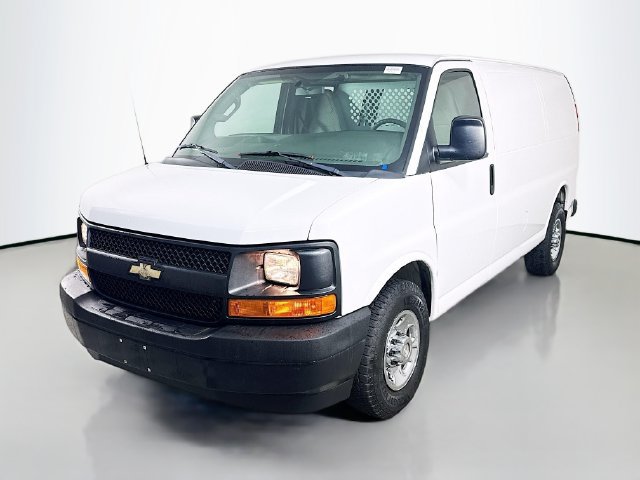Used 2017 Chevrolet Express 2500 RWD image 4