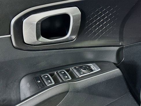 Certified 2022 Kia Sorento LX AWD/4WD image 19