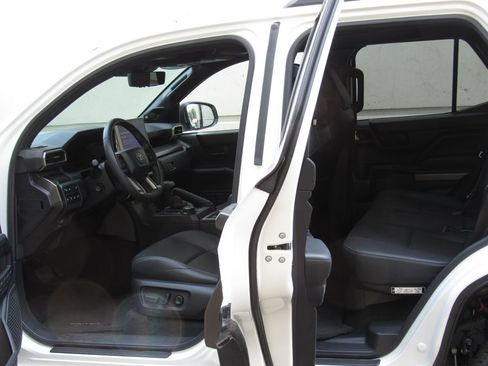 Used 2025 Toyota 4Runner TRD Off-Road Premium w/ Tow Technology Package AWD/4WD image 13