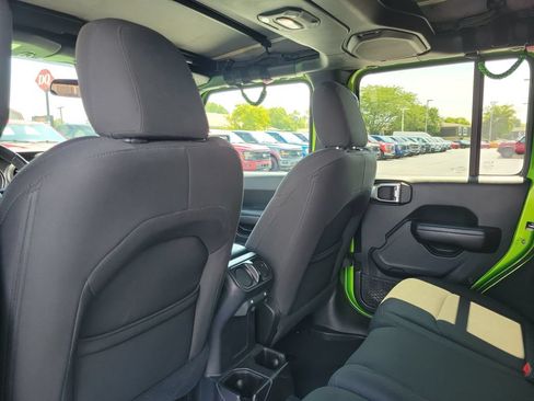 Used 2018 Jeep Wrangler Unlimited Sport S AWD/4WD image 16