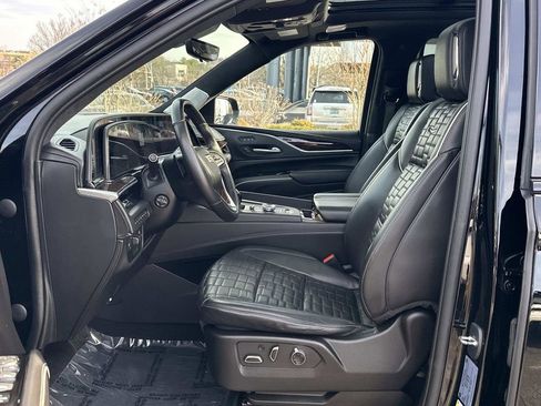 Used 2023 Cadillac Escalade Sport Platinum w/ LPO, ONYX Package image 25