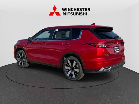 New 2025 Mitsubishi Outlander SE image 4