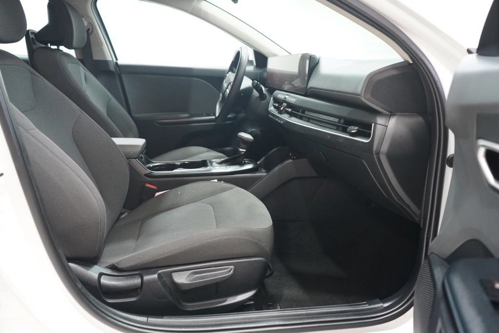 Used 2025 Kia K4 FWD image 12
