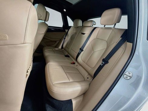 Used 2023 Porsche Macan AWD/4WD image 22