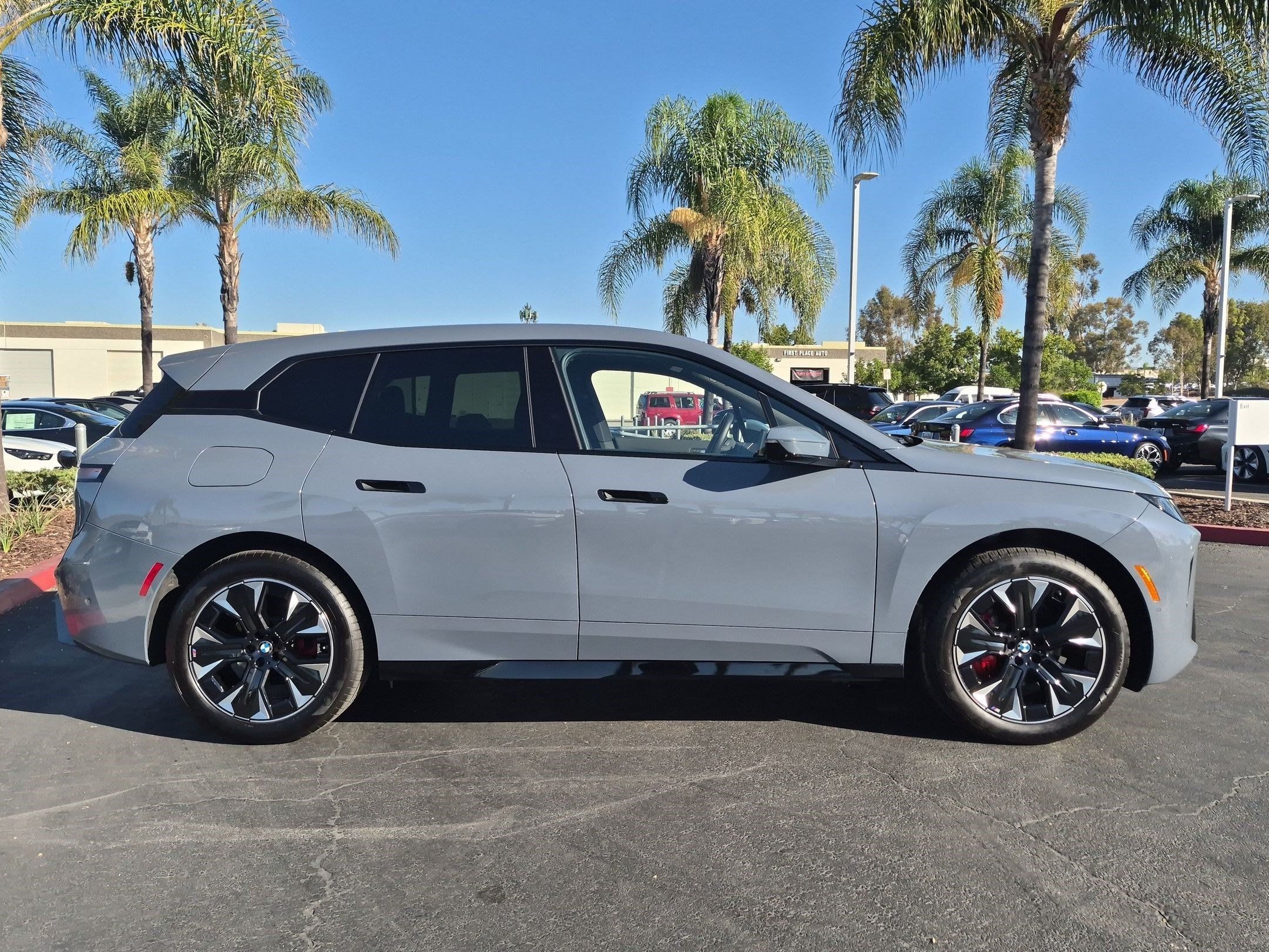 Used 2026 BMW iX xDrive45 w/ M Sport Package AWD/4WD image 11