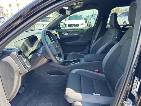 Used 2025 Volvo EX40 Core w/ Climate Package AWD/4WD image 11