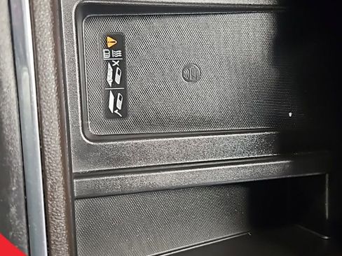 Used 2019 GMC Sierra 1500 SLT w/ SLT Premium Plus Package image 28