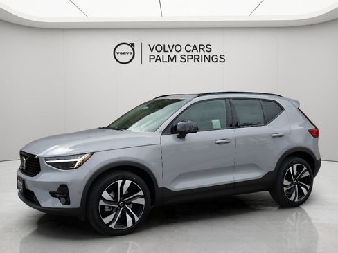New 2025 Volvo XC40 B5 Plus w/ Climate Package image 6