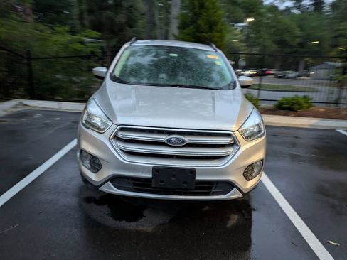 Used 2018 Ford Escape SE AWD/4WD image 2