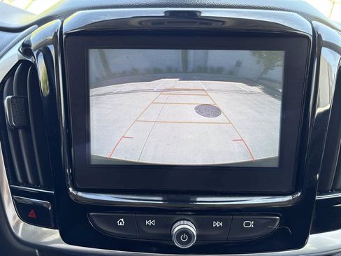 Used 2019 Chevrolet Traverse LT FWD image 26