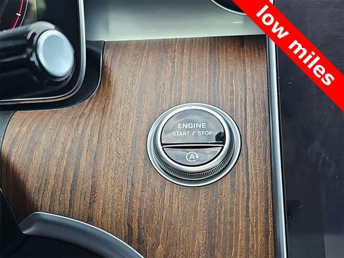 Used 2025 Mercedes-Benz C 300 Sedan image 24