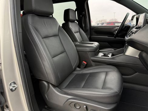 Used 2023 Chevrolet Tahoe Z71 w/ Luxury Package image 28