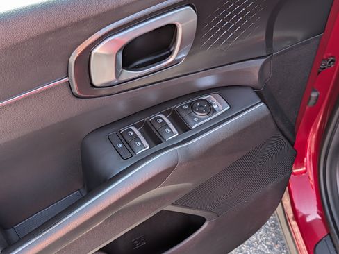 Certified 2022 Kia Sorento LX AWD/4WD image 19