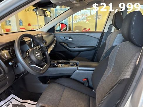 Used 2023 Nissan Rogue SV image 15