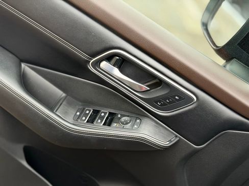 Used 2021 Nissan Rogue Platinum image 19